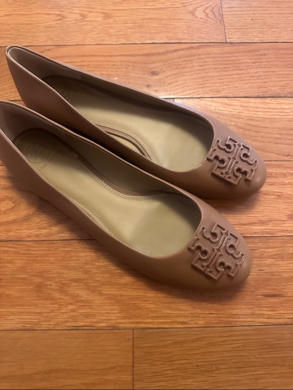 Tory Burch Blush Tan Leather Logo Ballet Flats - Picture 5 of 5